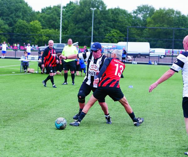 Internationaal walking football toernooi bij Goldstars Heracles