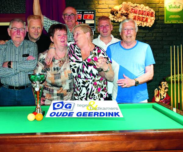 De West hijst kampioensvlag na winst op Nobbenhuis