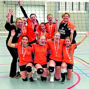 Dynamo meisjes C2 overtuigend kampioen!