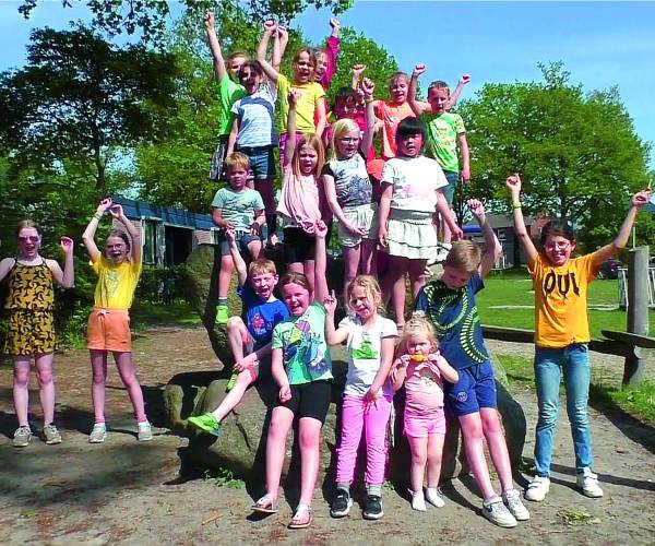 Zeemeerminnen en piraten bij zandkasteel van OKids
