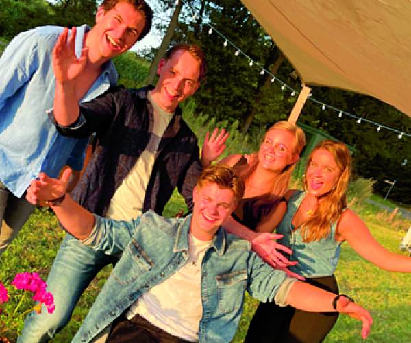 Muziek, sfeer en gezelligheid aan Brandvijver op zaterdag 21 juni