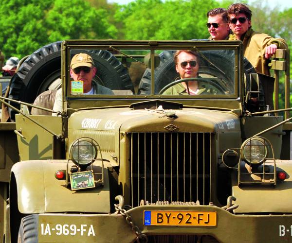 Indrukwekkend schouwspel Keep Them Rolling ging door Vasse en Hezingen