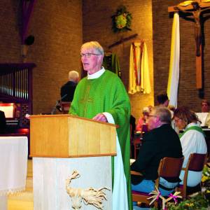 Sfeervolle viering van negentigjarig jubileum en Oogstdankfeest in Heilige Jozefkerk