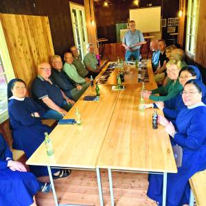 Euregio Fiets-4-daagse presenteert zich aan Stadt Nordhorn, ADFC én zusters Franciscanessen