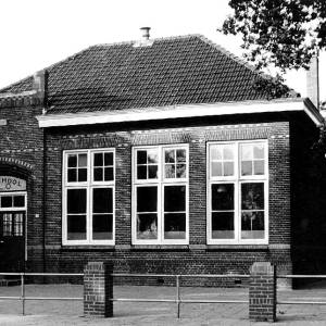 Vergeet je niet aan te melden voor de reünie: 55 jaar basisschool 'n Esch in Tilligte