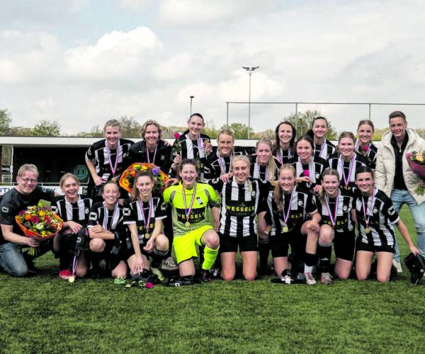 Vrouwen 1 van De Tukkers kampioen