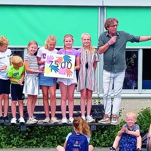 Spelend, springend en sportief het schooljaar uit <br />Nieuw schoolplein voor basisschool Kadoes in Albergen