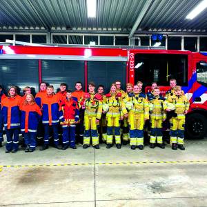 Jeugdbrandweer uit Denekamp en Nordhorn oefenen samen in bestrijden van brand