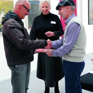 Kunsthal Hof 88 verwelkomt 1000ste bezoeker bij tentoonstelling van Sulaiman Ali, Dinie Wikkerink en Theo Wolvecamp