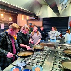 Samen koken: oud geleerd, jong gedaan!