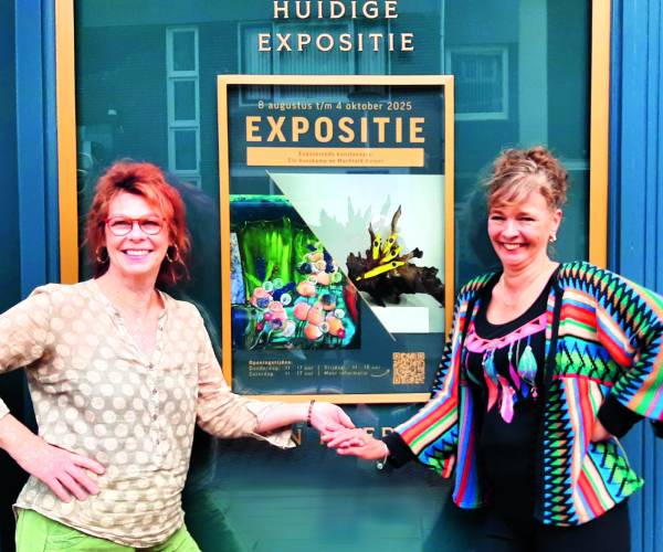 Expositie van schilderijen en keramiek in galerie Knap & Zo