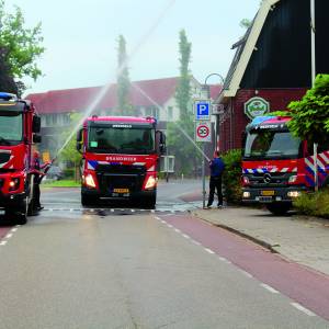 Sleutel voor nieuw schuimblusvoertuig Brandweer Twente, kazerne Weerselo officiëel overhandigd