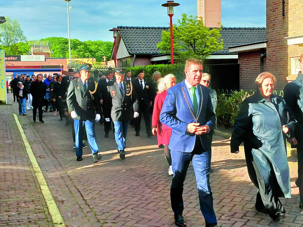 De stille tocht naar het Van Dronkelaarplein.