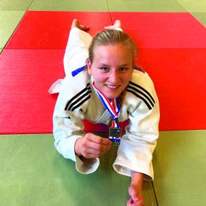 Zilver voor judoka Linde Hanstede op NK tot 18 jaar