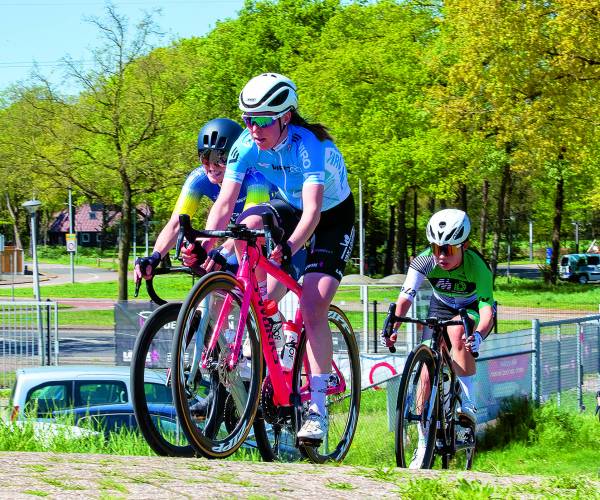 Spannende Hoppenbrouwers Koningsronde van Almelo met mooie winnaars