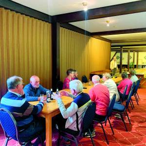 Kegelcentrum Mander krijgt bezoek van KBO Vasse