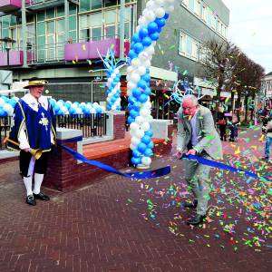 Spiekerbrug in Grotestraat feestelijk geopend