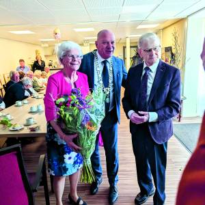 Ootmarsums echtpaar Ben en Miny Morshuis vieren zestigjarig huwelijksjubileum
