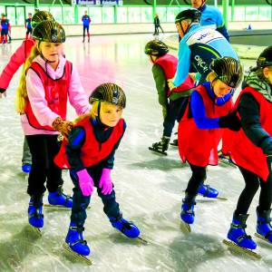 Oldenzaalse IJsclub (OIJC) begeeft zich ook dit jaar met BoesCoolFit op glad ijs!