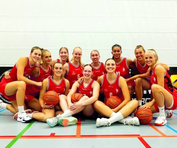 Jolly Jumpers 1 tegen Grasshoppers in De Vlaskoel