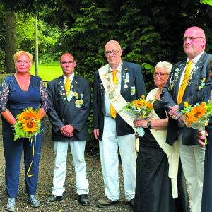 René Bouma gekroond als nieuwe koning van Schutterij Oldensaele