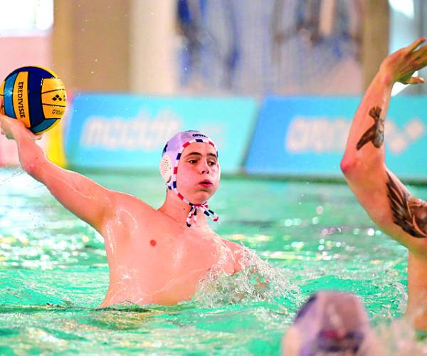 Sporttalent Pim Hageman speelt waterpolo op topniveau