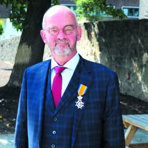 Marcel Snijders gaat sinds vrijdag door het leven als ‘Ridder in de Orde van Oranje Nassau‘