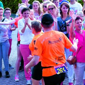 Moment van bezinning voor de teams van de Roparun 2024 in Mariaparochie