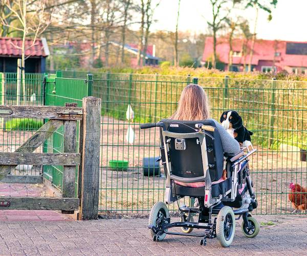 ‘Ons kind viel uit, het systeem liet haar vallen’