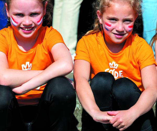 Zonovergoten Koningsdag en Boerenmarkt stralen in het centrum van Losser!
