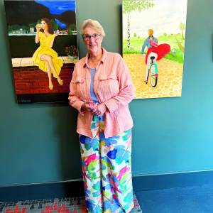 Expositie keramiek, schilderijen en beelden in galerie Knap & Zo
