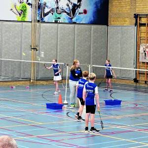 Jeugdleden Badmintonclub Denekamp vallen in de prijzen tijdens toernooi in Wierden