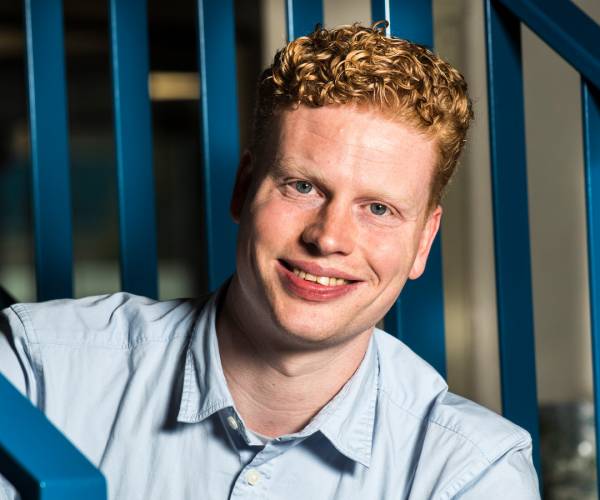 Nazomeren met hippe hashtags en brandend scholenspandoek