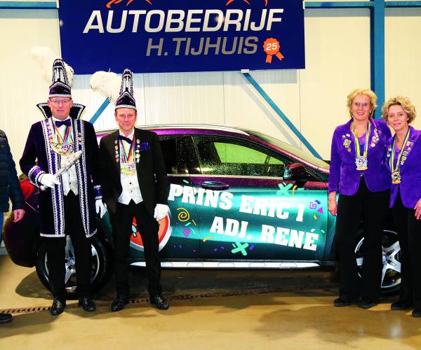 Autobedrijf Tijhuis stelt hofauto beschikbaar aan Turtrappers