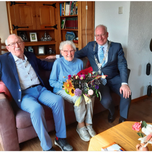 Tonnie van der Wal en Marietje van der Wal-Oude Nijhuis 65 jaar getrouwd